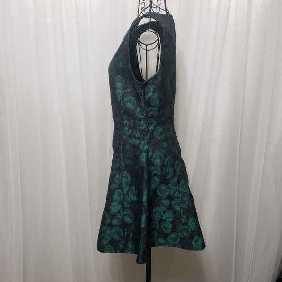 Honey Punch Sz M NWT Festivity Skater Dress - Picture 12 of 14